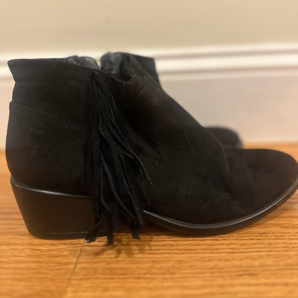 AEROSOLES Black Ankle Boots with Fringe